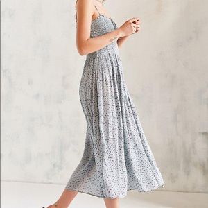 UO Kimchi Blue smocked floral midi dress | Size M